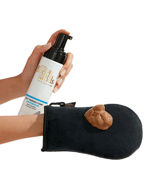 A pump of Self Tanning Foam Light/Medium